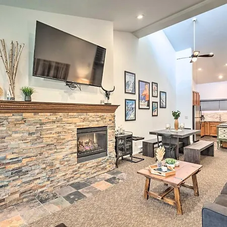 Cozy Condo Less Than 2 Mi To Vail Village And Ski Resort!